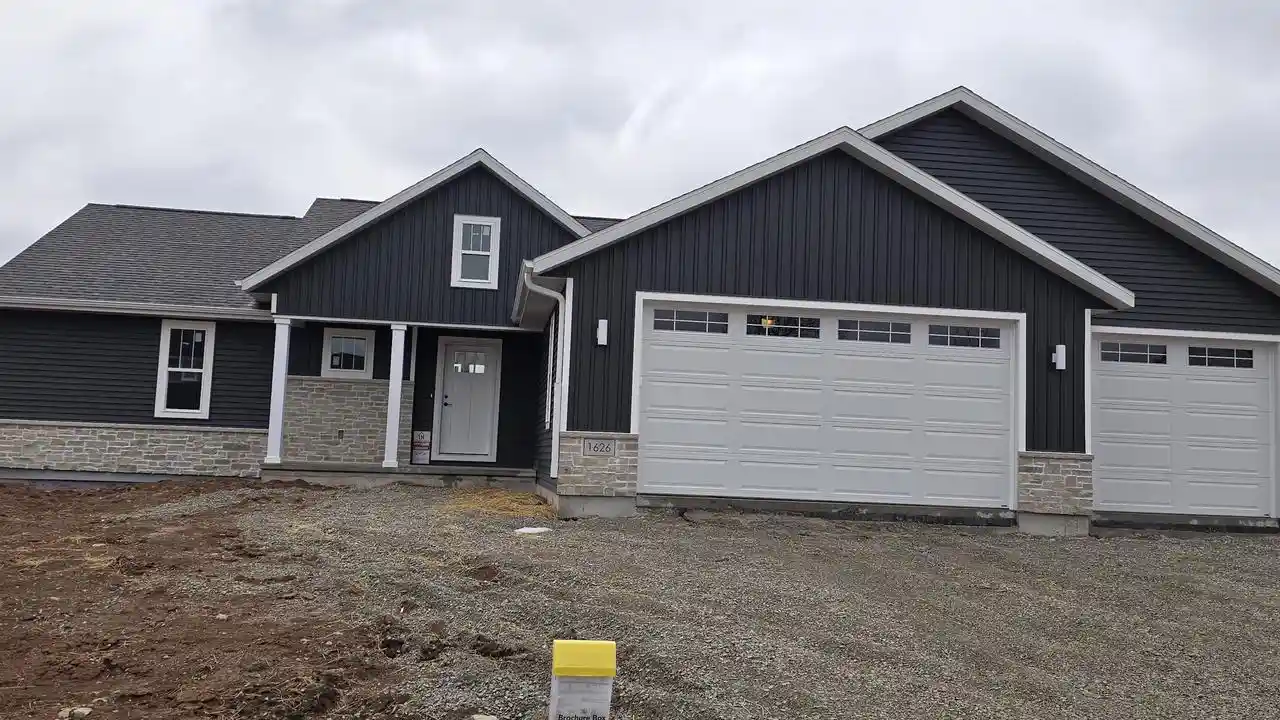 Photo 1 of Single family home for sale at 2201 E Resunga Ct, Appleton, WI 54915 | MLS# 50332515 | Listing updated on 2026-09-22