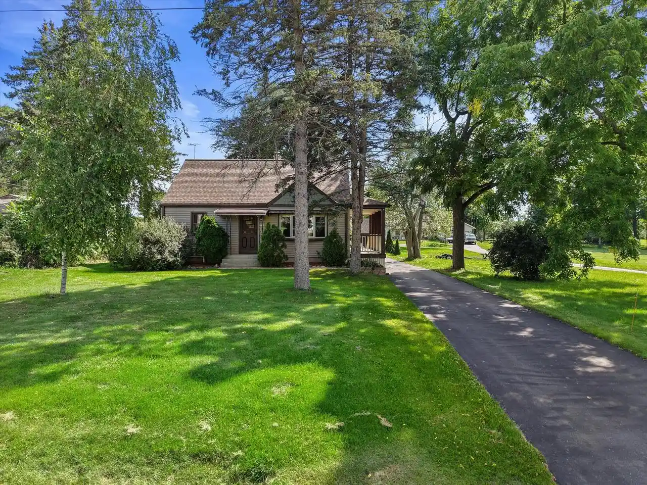 Photo 1 of Single family home for sale at 3381 E Ryan Rd, Oak Creek, WI 53154 | MLS# 1980235 | Listing updated on 2026-09-12