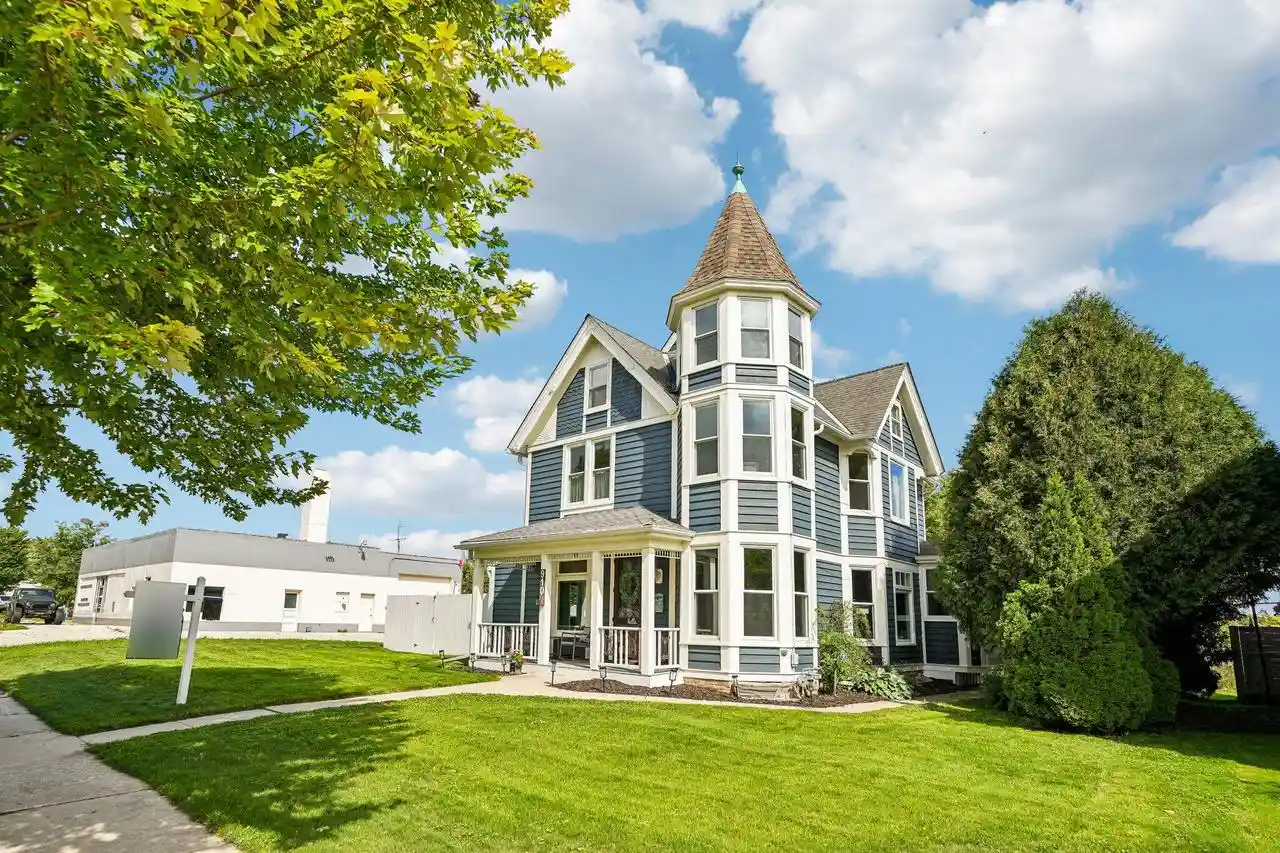 Photo 1 of Single family home for sale at 910 N Wisconsin St, Port Washington, WI 53074 | MLS# 1980231 | Listing updated on 2026-10-02