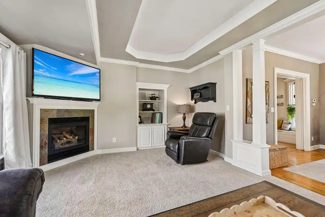 Photo 2 of Single family home for sale at 910 N Wisconsin St, Port Washington, WI 53074 | MLS# 1980231 | Listing updated on 2026-10-02
