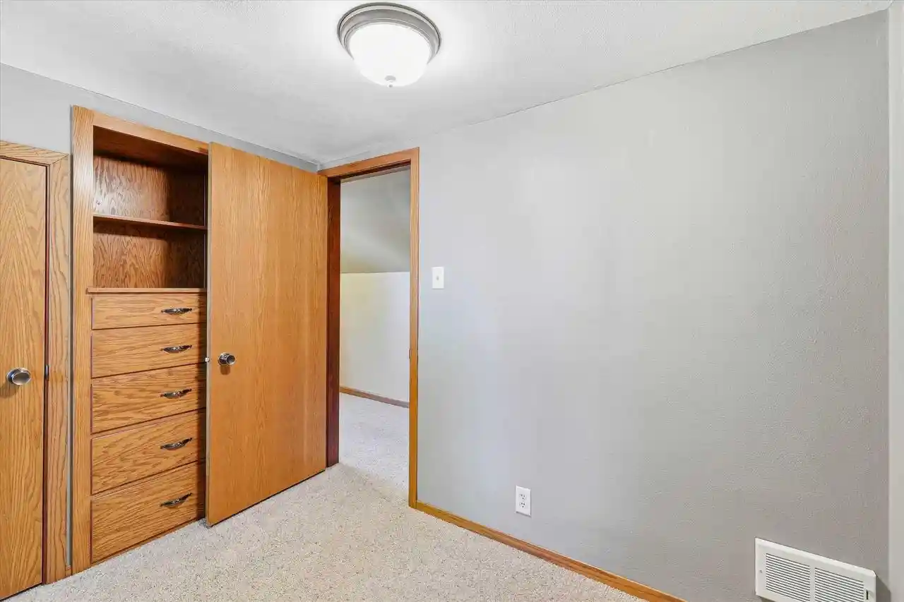 Photo 4 of Single family home for sale at 808 Grand Ave, Little Chute, WI 54140 | MLS# 50332535 | Listing updated on 2026-09-16