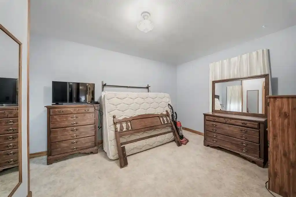 Photo 3 of Single family home for sale at 406 E Birch St, Abbotsford, WI 54405 | MLS# 1605001 | Listing updated on 2026-09-15