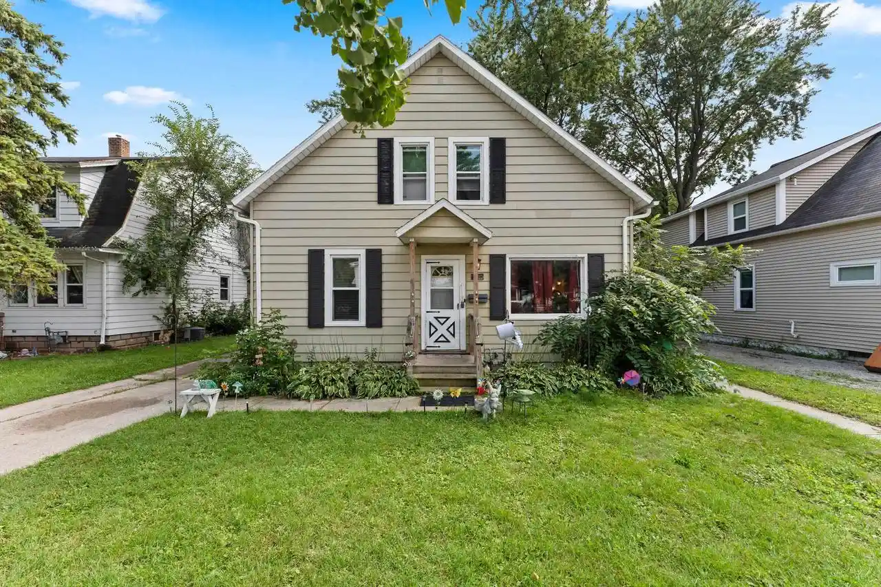 Photo 1 of Multi family home for sale at 1518 Elm St, Green Bay, WI 54302 | MLS# 50332536 | Listing updated on 2026-09-18