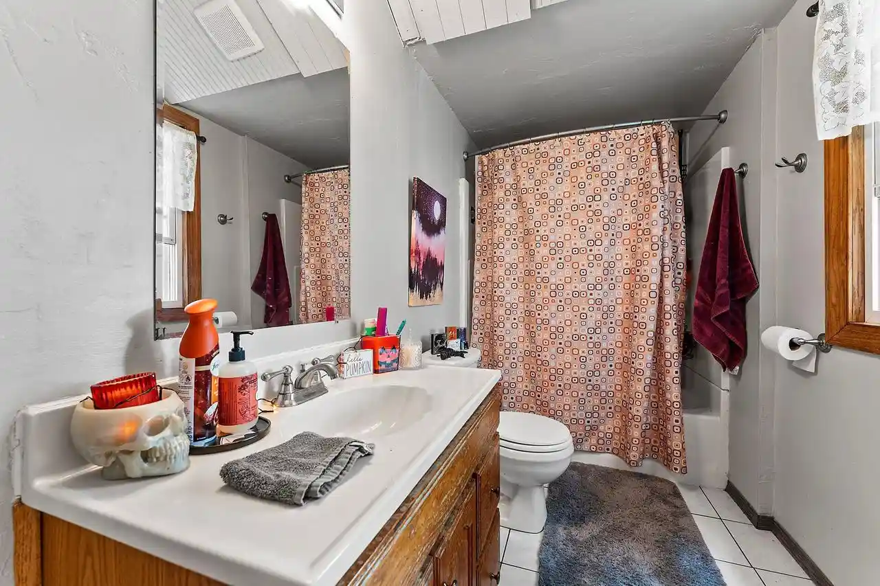 Photo 3 of Multi family home for sale at 1518 Elm St, Green Bay, WI 54302 | MLS# 50332536 | Listing updated on 2026-09-18