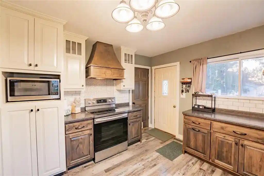 Photo 4 of Single family home for sale at 423 Bates St, Cornell, WI 54732 | MLS# 1605010 | Listing updated on 2026-09-13
