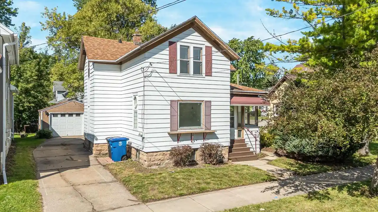 Photo 1 of Single family home for sale at 857 Franklin St, Oshkosh, WI 54901 | MLS# 50332555 | Listing updated on 2026-09-11