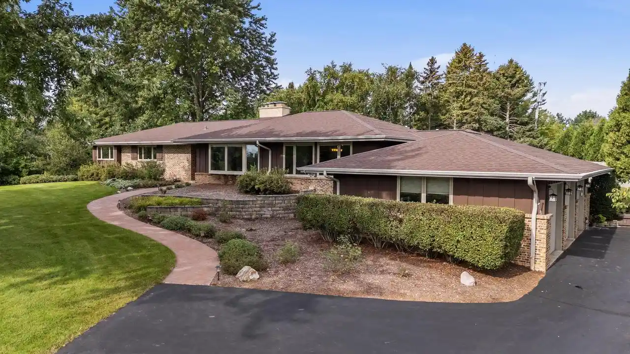 Photo 1 of Single family home for sale at 1123 Lake Shore Rd, Grafton, WI 53024 | MLS# 1980261 | Listing updated on 2026-09-12