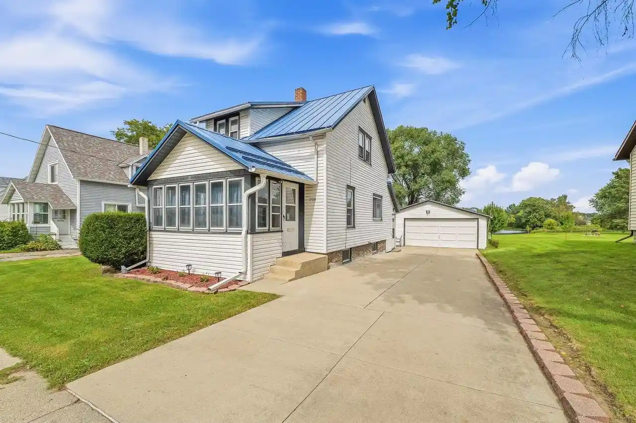 Photo 1 of Single family home for sale at 208 Taylor St, Waupun, WI 53963 | MLS# 50332558 | Listing updated on 2026-09-22