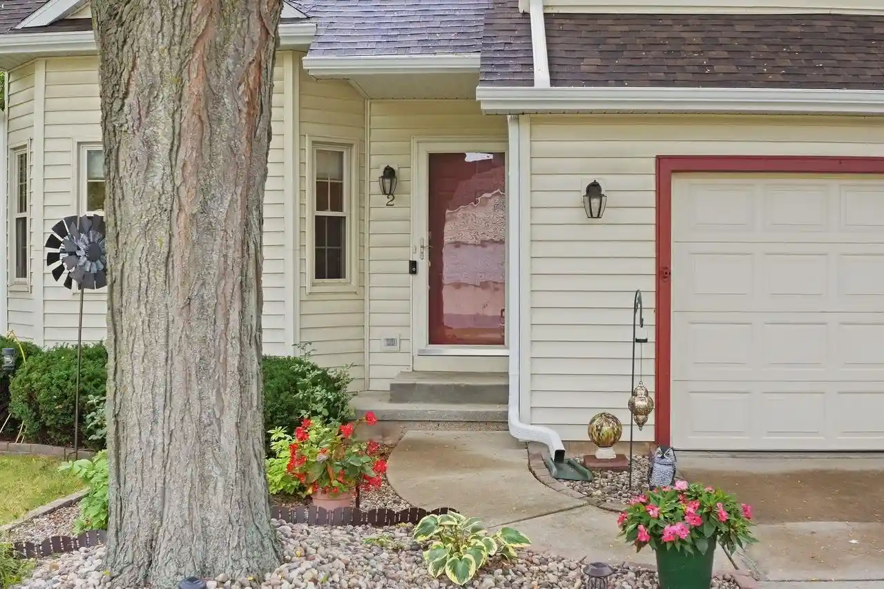 Photo 2 of Single family home for sale at 2 Cottonwood Cir, Madison, WI 53704 | MLS# 2032478 | Listing updated on 2026-09-17