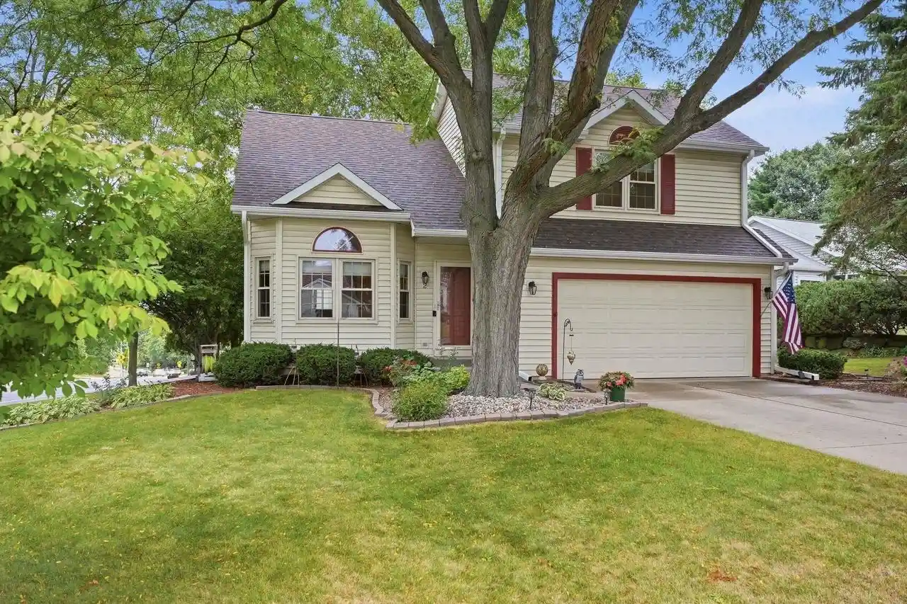 Photo 47 of Single family home for sale at 2 Cottonwood Cir, Madison, WI 53704 | MLS# 2032478 | Listing updated on 2026-09-22
