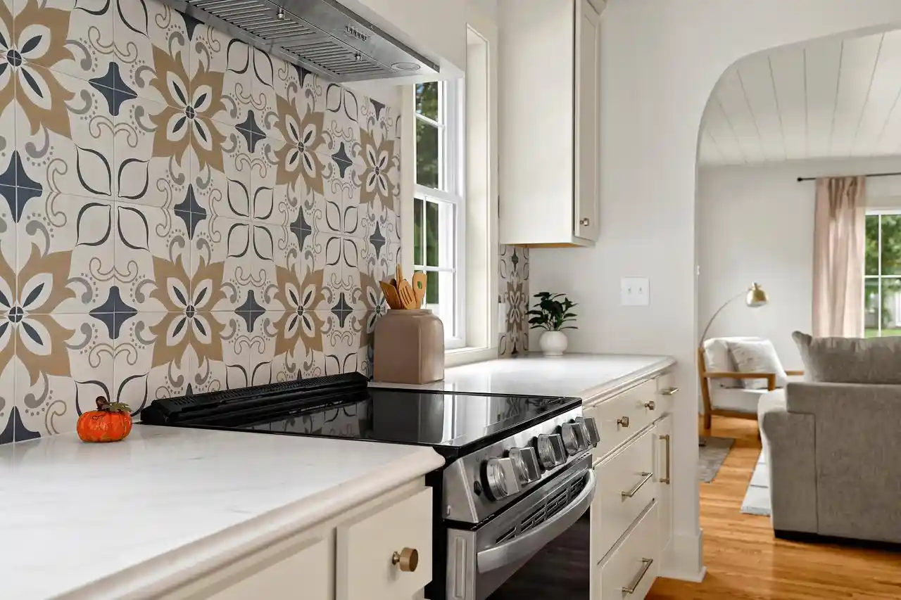 Photo 3 of Single family home for sale at 1208 Losey Blvd S, La Crosse, WI 54601 | MLS# 1980266 | Listing updated on 2026-09-20