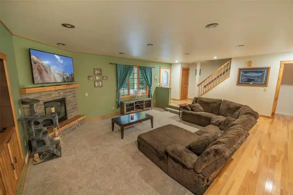 Photo 3 of Single family home for sale at 5135 S County Rd B, Eau Claire, WI 54701 | MLS# 1605067 | Listing updated on 2026-09-12