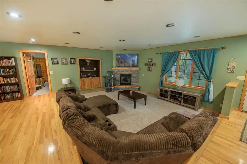 Photo 3 of Single family home for sale at 5135 S County Rd B, Eau Claire, WI 54701 | MLS# 1605067 | Listing updated on 2026-09-12