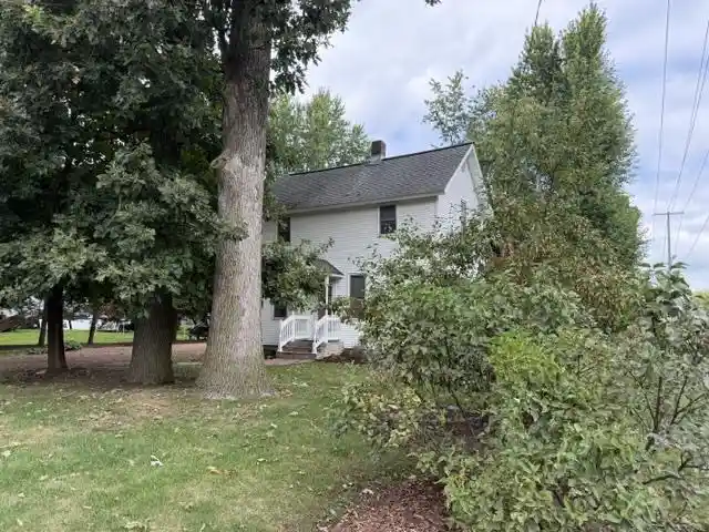 Photo 1 of Single family home for sale at 907 E Blodgett St, Marshfield, WI 54449 | MLS# 22604513 | Listing updated on 2026-09-15
