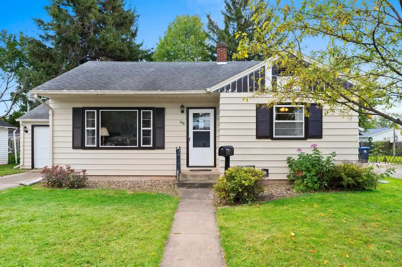 Photo 1 of Single family home for sale at 108 King St, Neenah, WI 54956 | MLS# 50332561 | Listing updated on 2026-09-14