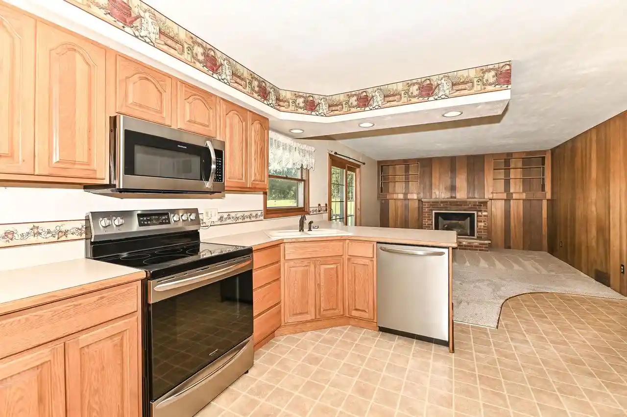 Photo 4 of Single family home for sale at 460 N Sherman St, Eagle, WI 53119 | MLS# 1980276 | Listing updated on 2026-09-25