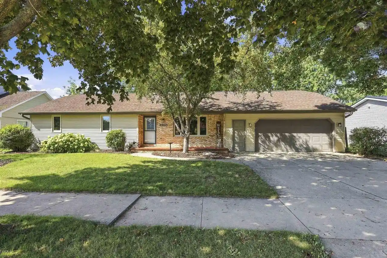 Photo 1 of Single family home for sale at 1815 Roosevelt St, Little Chute, WI 54140 | MLS# 50332562 | Listing updated on 2026-09-22