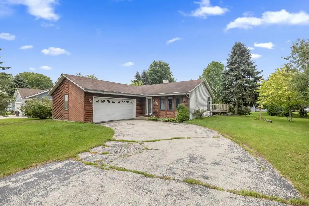 Photo 1 of Single family home for sale at 225 Heritage St, Belgium, WI 53004 | MLS# 1980284 | Listing updated on 2026-09-25