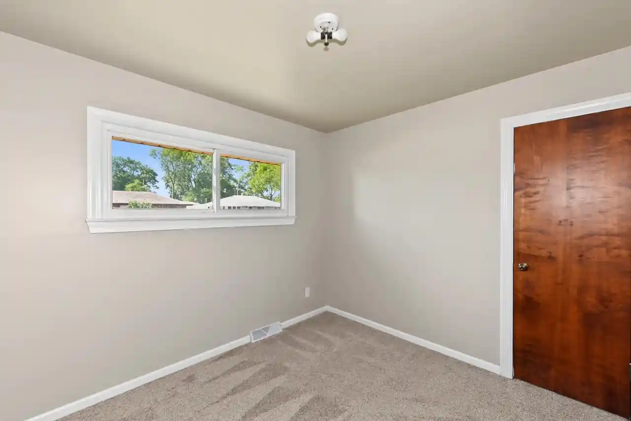 Photo 4 of Single family home for sale at N89w15240 Jefferson Ave, Menomonee Falls, WI 53051 | MLS# 1980290 | Listing updated on 2026-09-11