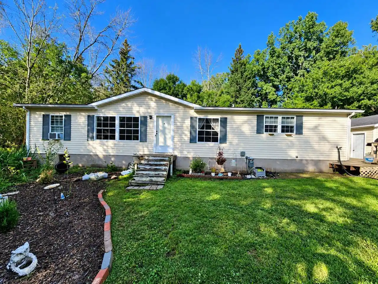 Photo 1 of Single family home for sale at 813 Posey Ct, Green Bay, WI 54313 | MLS# 50332568 | Listing updated on 2026-09-21