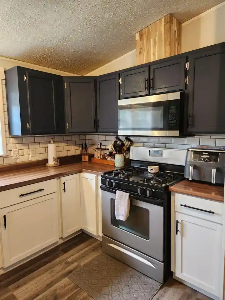 Photo 4 of Single family home for sale at 813 Posey Ct, Green Bay, WI 54313 | MLS# 50332568 | Listing updated on 2026-09-21