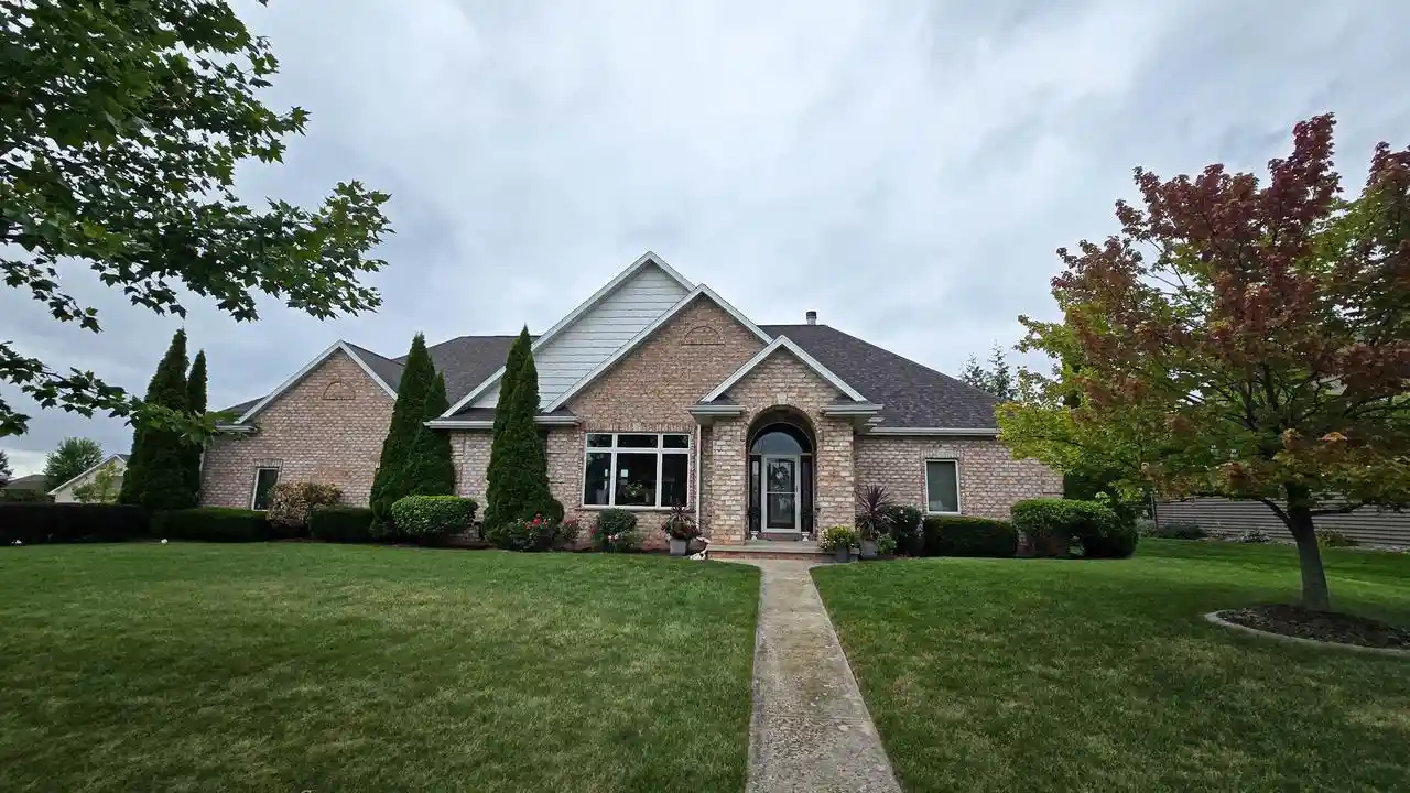 Photo 1 of Single family home for sale at 2893 Bally Bunion Ln, Green Bay, WI 54311 | MLS# 50332569 | Listing updated on 2026-10-09