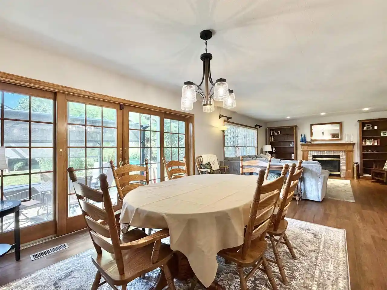 Photo 2 of Single family home for sale at 605 Cambridge Dr, Janesville, WI 53548 | MLS# 2032499 | Listing updated on 2026-09-20