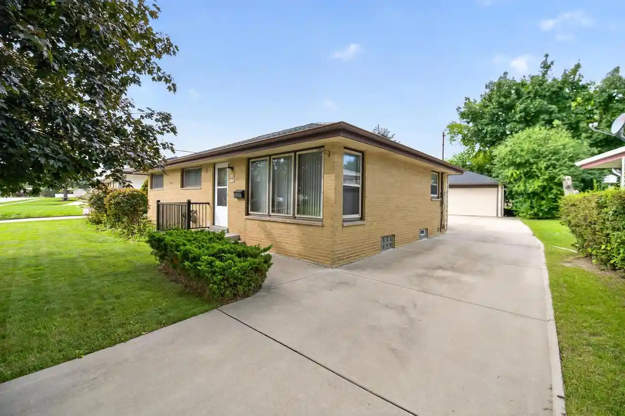 Photo 1 of Single family home for sale at W149n8183 Winchester Dr, Menomonee Falls, WI 53051 | MLS# 1980305 | Listing updated on 2026-09-15