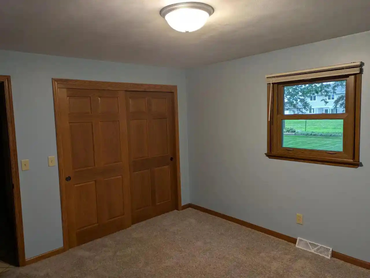Photo 4 of Single family home for sale at W2226 Hickory Dr, Kaukauna, WI 54130 | MLS# 50332575 | Listing updated on 2026-09-21