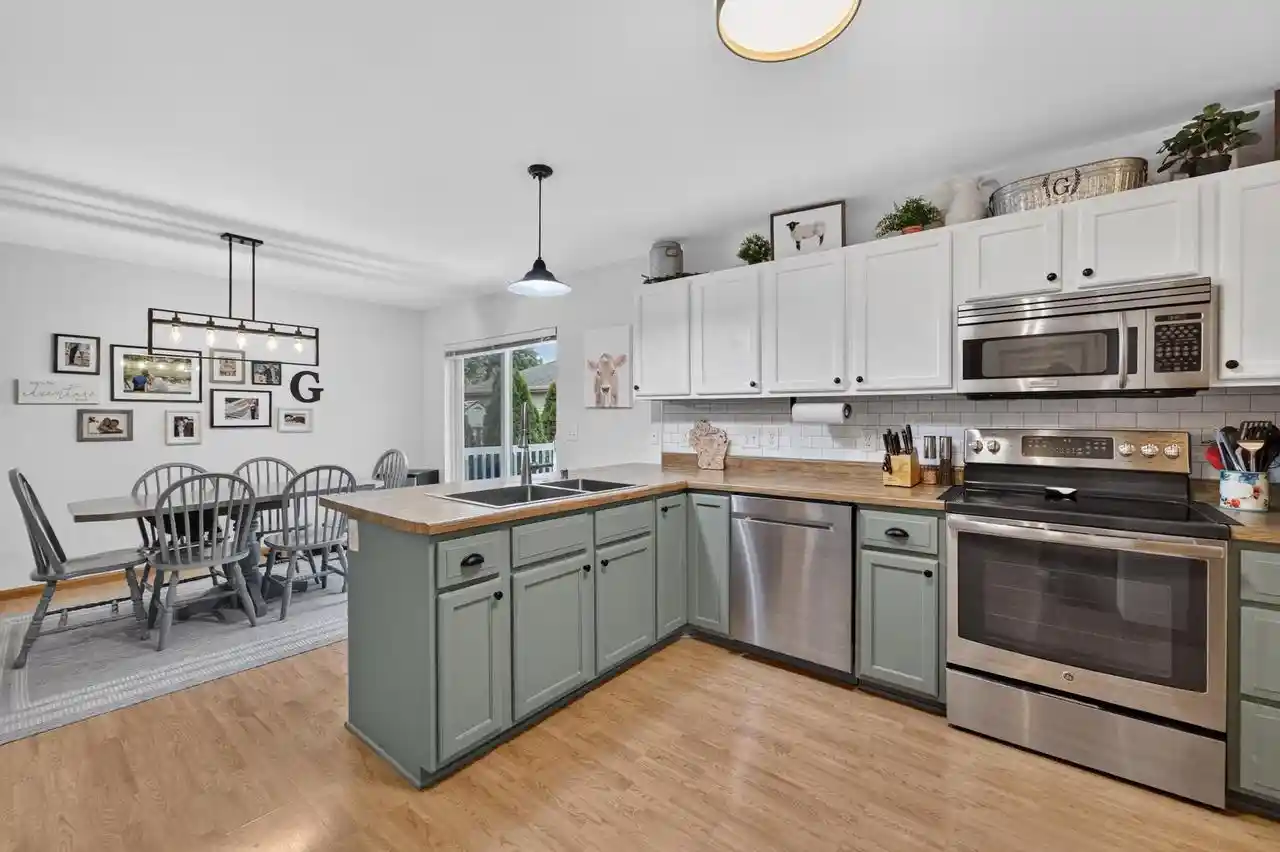 Photo 2 of Single family home for sale at 3713 Frosted Leaf Dr, Madison, WI 53719 | MLS# 2032507 | Listing updated on 2026-09-11
