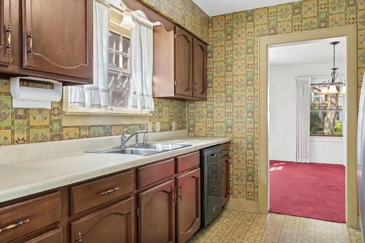 Photo 4 of Sale Pending at 704 S 20th Street, La Crosse, WI 54601 | MLS# 1980322 | Listing updated on 2026-09-18
