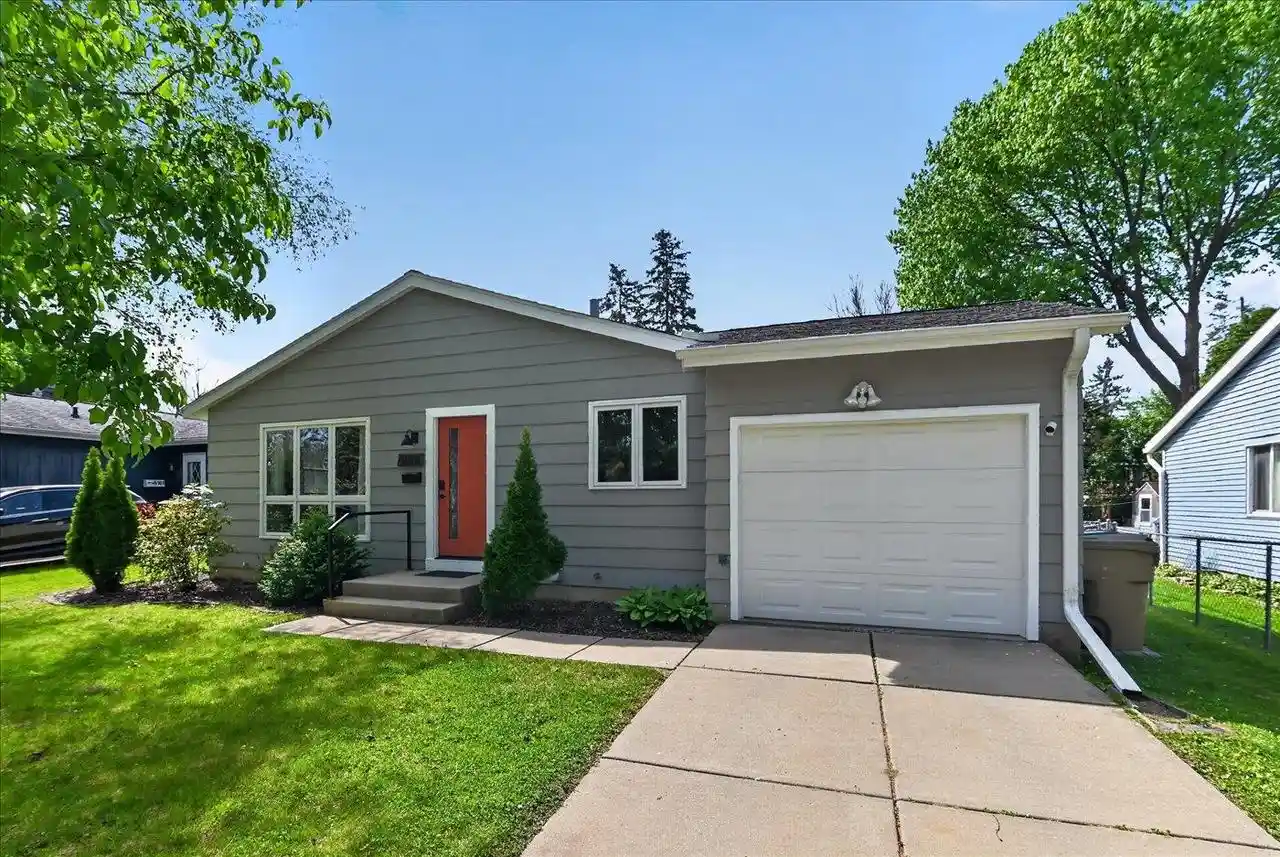 Photo 1 of Single family home for sale at 6105 Birch Hl Dr, Madison, WI 53711 | MLS# 2032522 | Listing updated on 2026-09-11