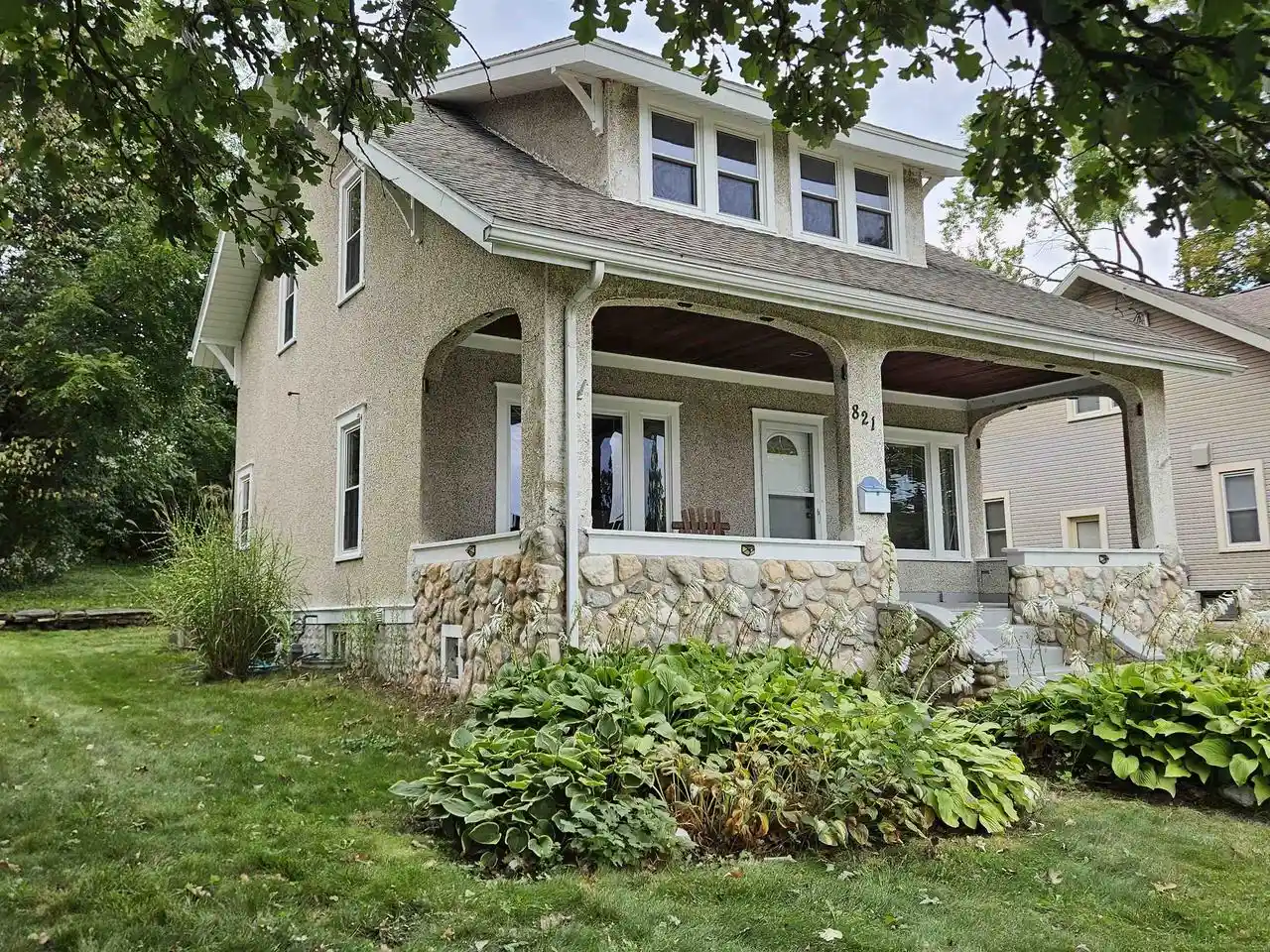 Photo 1 of Single family home for sale at 821 Summit St, Baraboo, WI 53913 | MLS# 2032527 | Listing updated on 2026-09-18