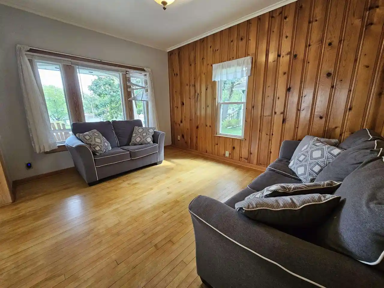 Photo 2 of Single family home for sale at 821 Summit St, Baraboo, WI 53913 | MLS# 2032527 | Listing updated on 2026-09-18