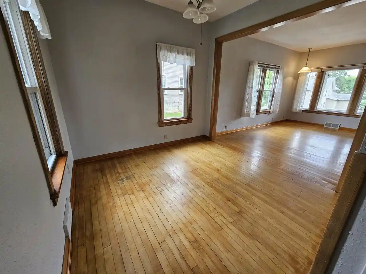 Photo 3 of Single family home for sale at 821 Summit St, Baraboo, WI 53913 | MLS# 2032527 | Listing updated on 2026-09-18