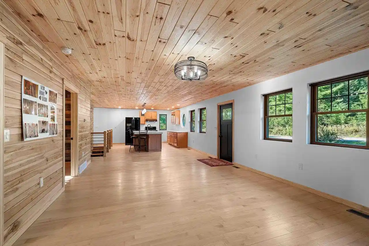 Photo 4 of Single family home for sale at N14976 Old Hwy 141, Amberg, WI 54102 | MLS# 50332592 | Listing updated on 2026-09-11