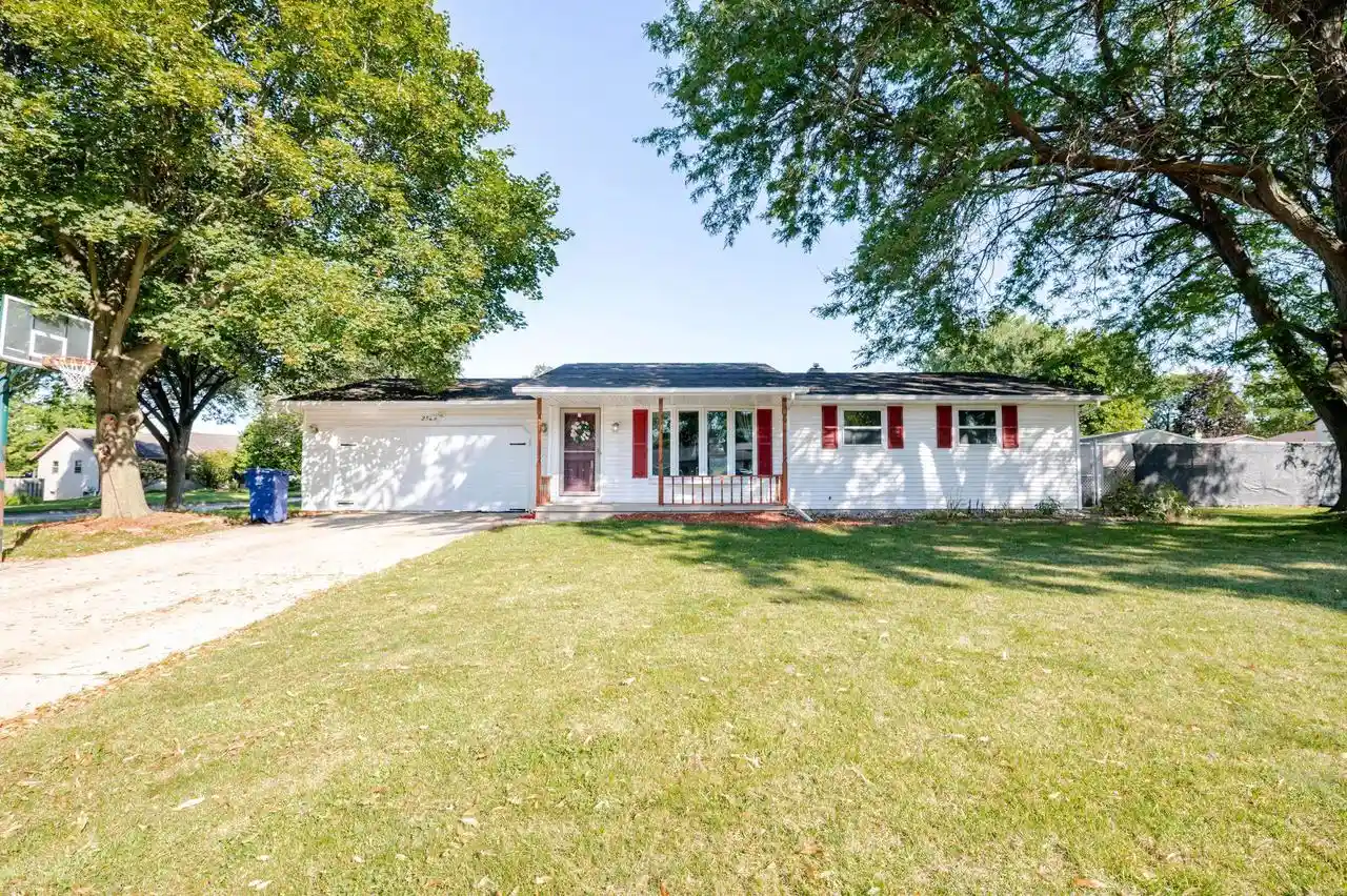 Photo 1 of Single family home for sale at 2525 Heather Rd, Green Bay, WI 54311 | MLS# 50332594 | Listing updated on 2026-09-14