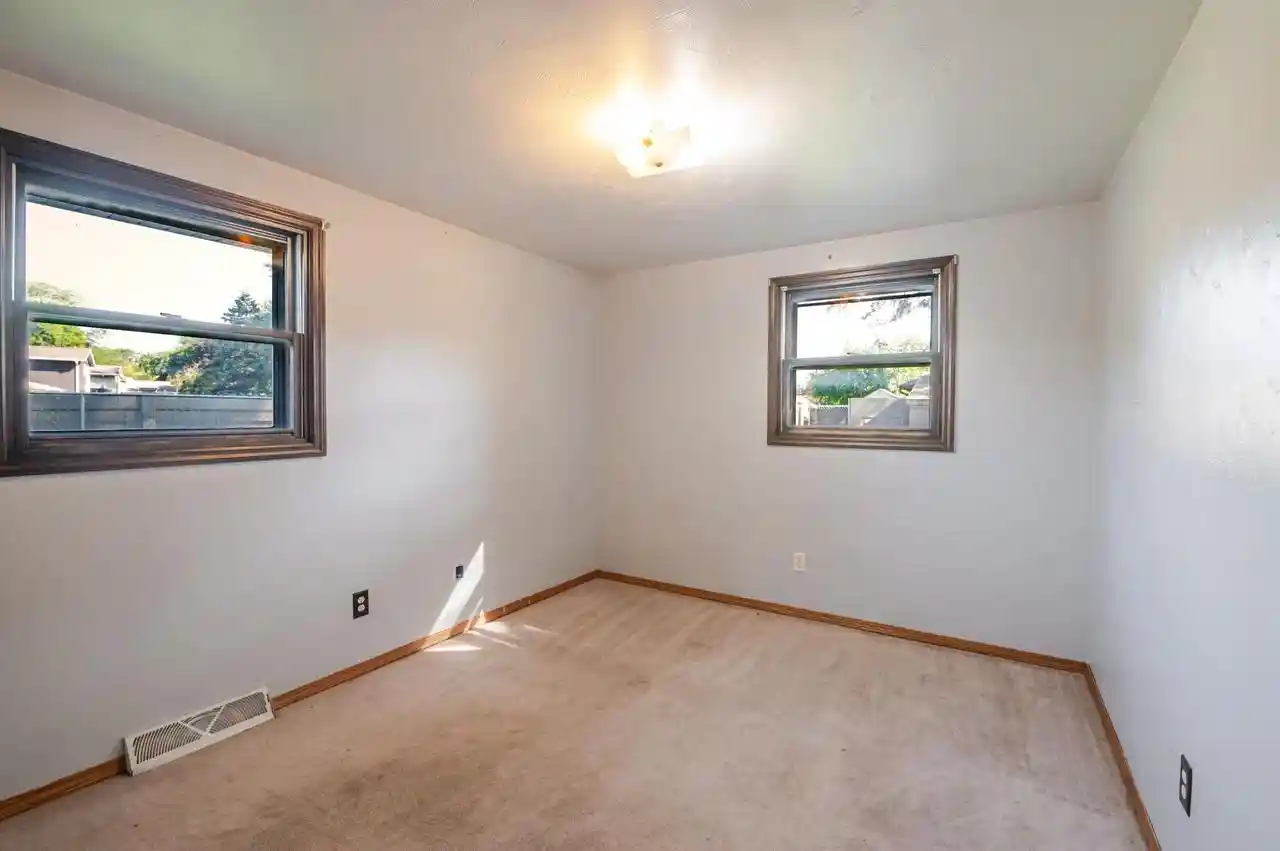 Photo 4 of Single family home for sale at 2525 Heather Rd, Green Bay, WI 54311 | MLS# 50332594 | Listing updated on 2026-09-14