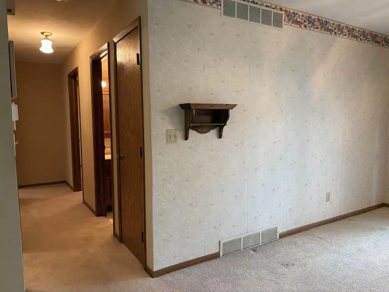 Photo 2 of Single family home for sale at 439 Higgins Dr, Evansville, WI 53536 | MLS# 2032536 | Listing updated on 2026-09-18
