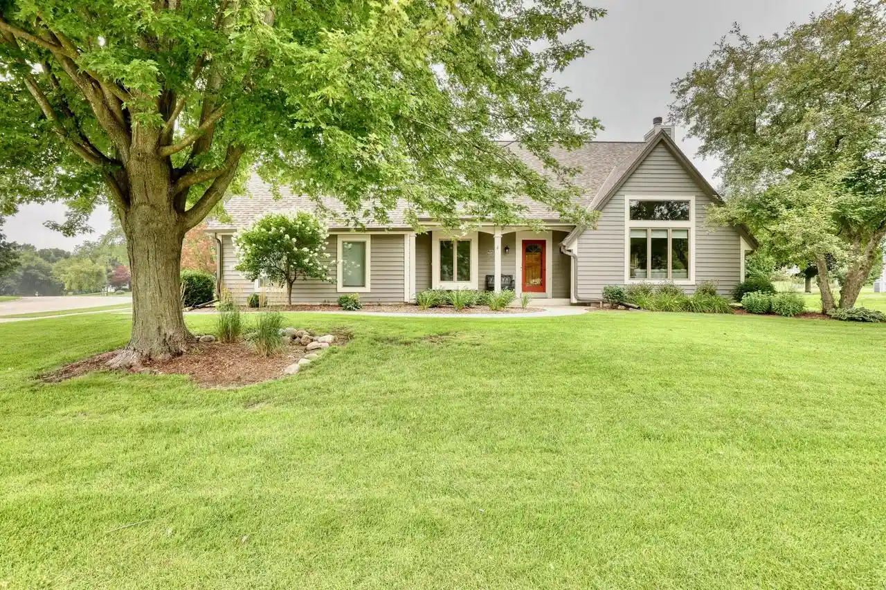 Photo 1 of Single family home for sale at W241n5923 Goldencrest Ct, Sussex, WI 53089 | MLS# 1980353 | Listing updated on 2026-09-18