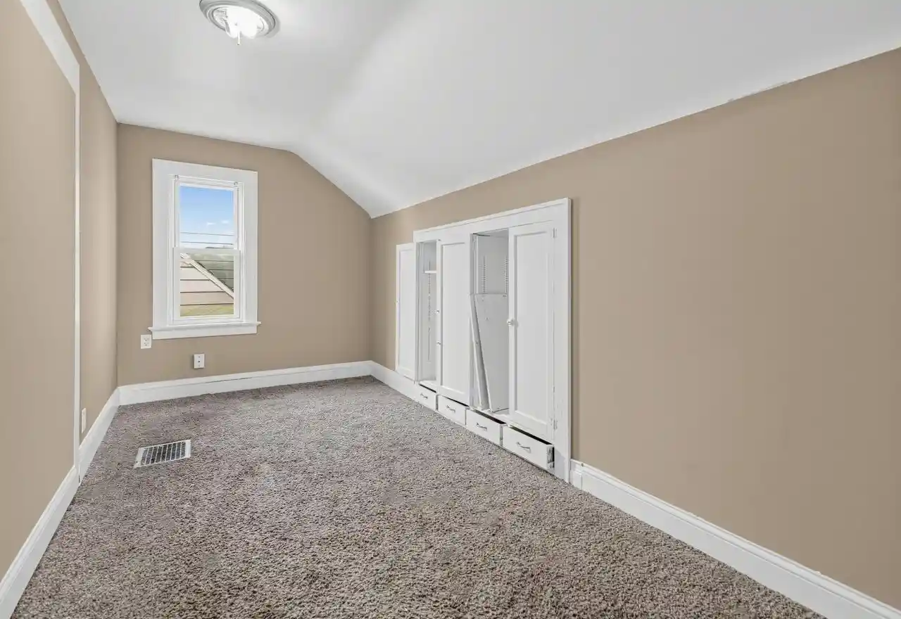 Photo 8 of Single family home for sale at 4950 N 19th Place, Milwaukee, WI 53209 | MLS# 1980364 | Listing updated on 2026-09-14
