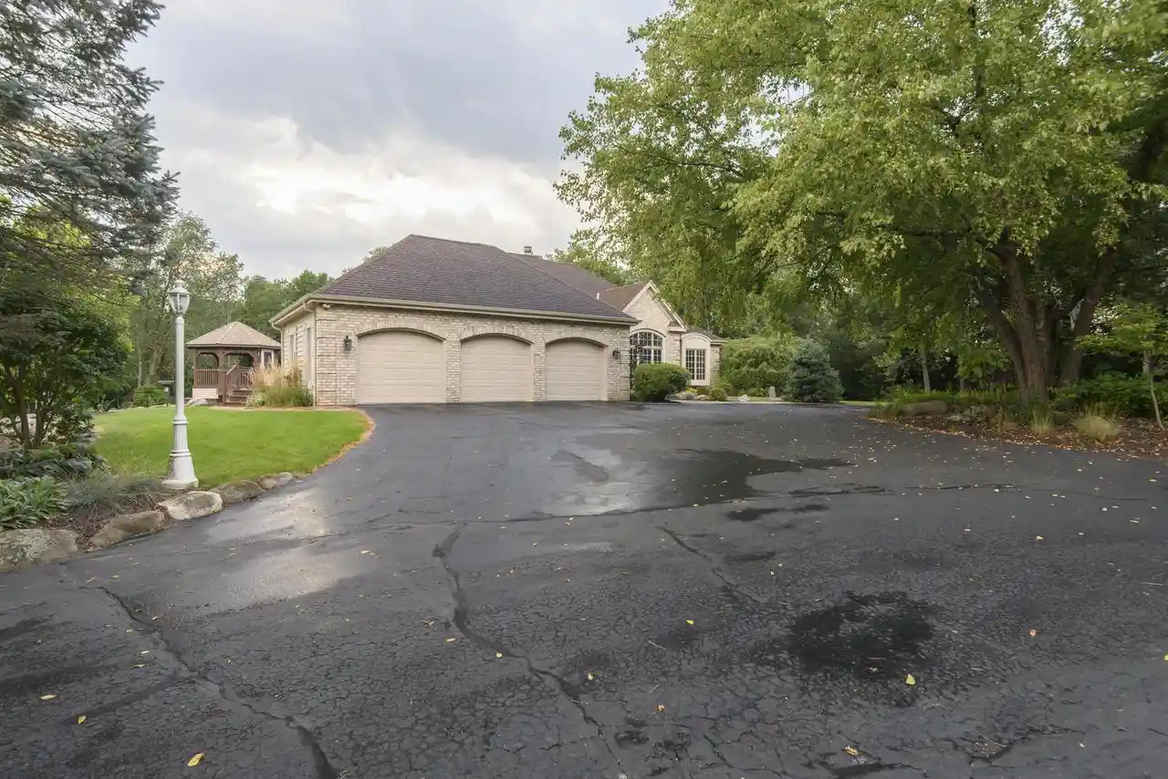 Photo 4 of Single family home for sale at 4945 S Calhoun Rd, New Berlin, WI 53151 | MLS# 1980372 | Listing updated on 2026-09-26
