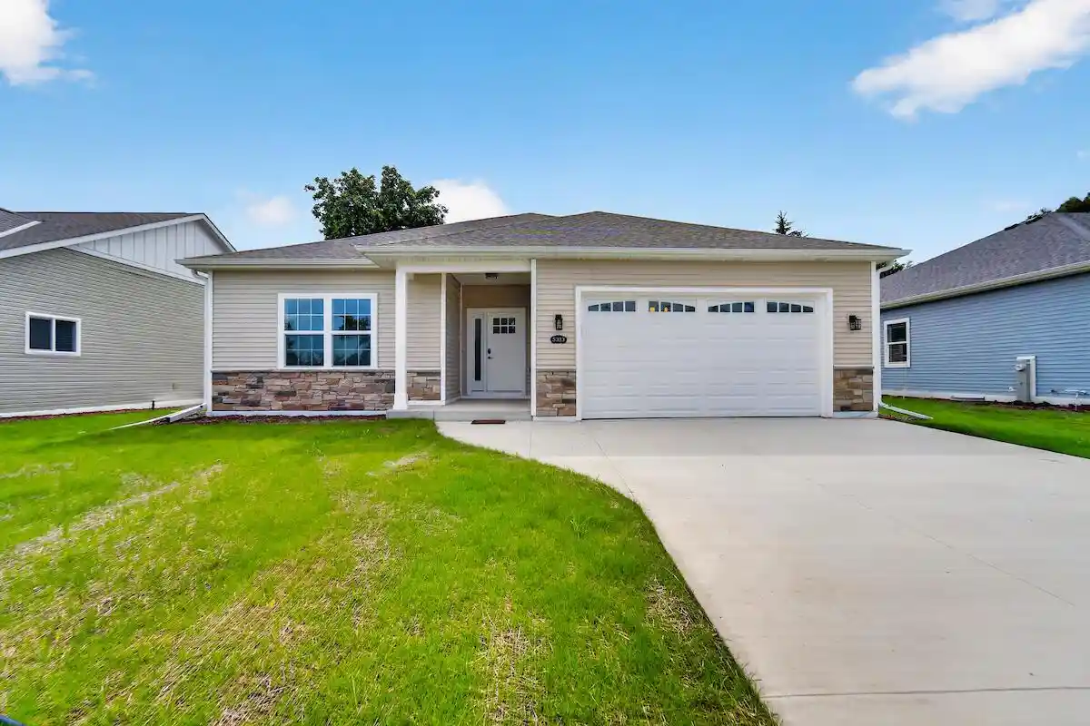 Photo 1 of Single family home for sale at 5323 Emstan Hills Rd, Racine, WI 53406 | MLS# 1980386 | Listing updated on 2026-09-21