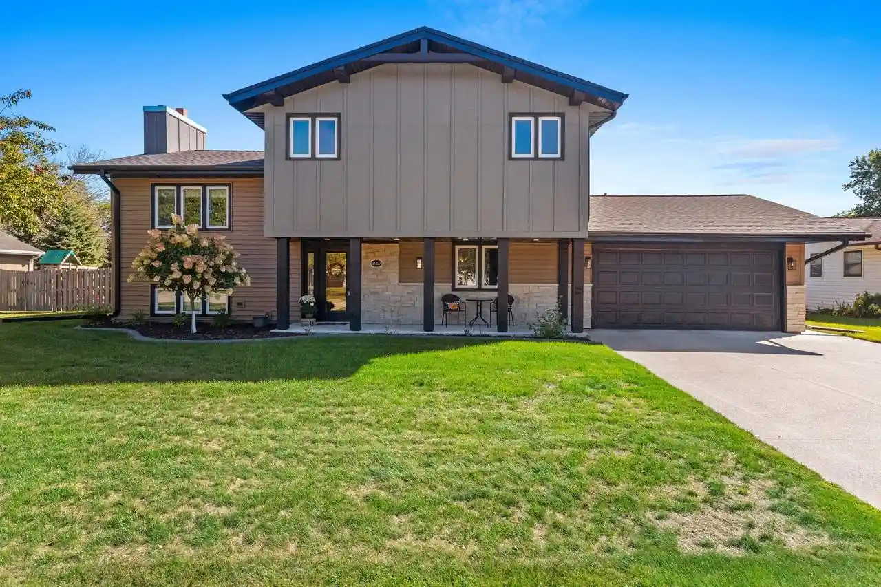 Photo 1 of Single family home for sale at 2811 39th Street, Two Rivers, WI 54241 | MLS# 1980391 | Listing updated on 2026-09-21