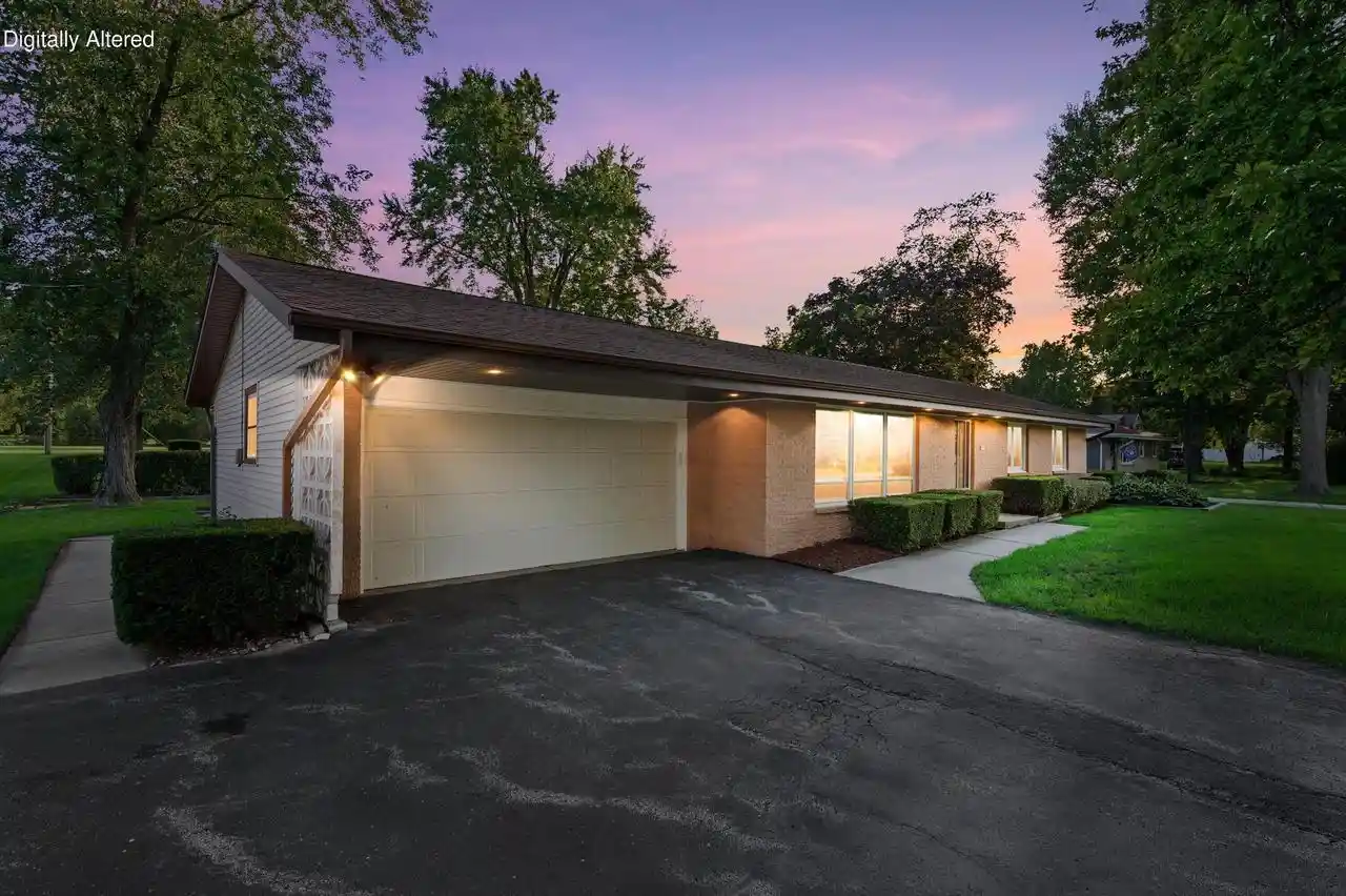 Photo 1 of Single family home for sale at 1501 E Fitzsimmons Rd, Oak Creek, WI 53154 | MLS# 1980392 | Listing updated on 2026-10-07