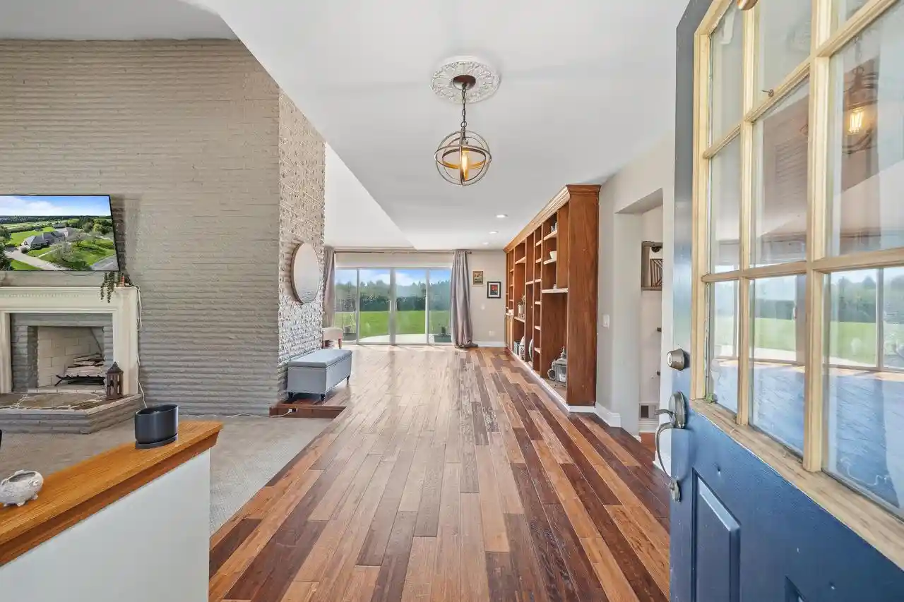 Photo 4 of Single family home for sale at N2195 Beech Blvd, Lake Geneva, WI 53147 | MLS# 1980394 | Listing updated on 2026-09-22