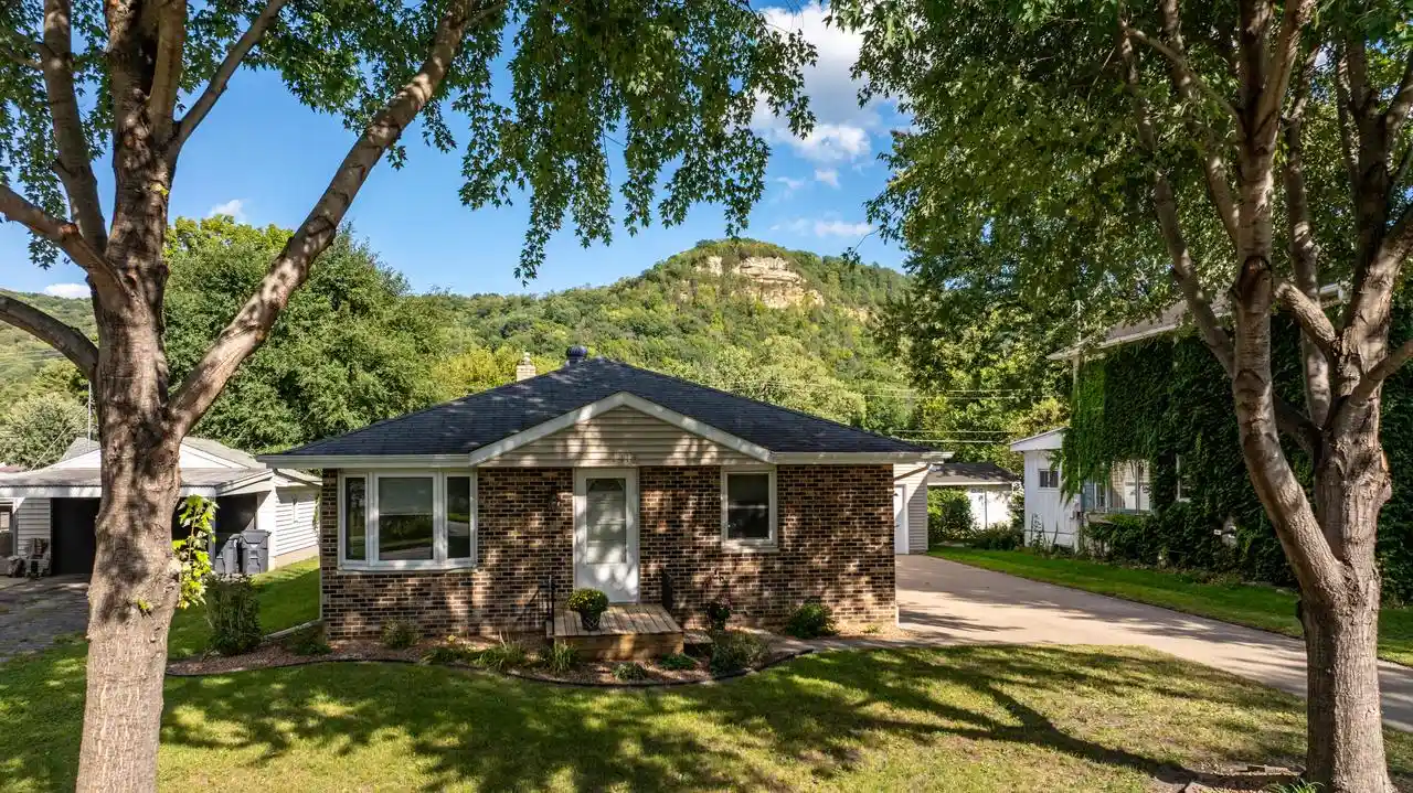 Photo 1 of Single family home for sale at 1415 S 28th Street, La Crosse, WI 54601 | MLS# 1980402 | Listing updated on 2026-09-14