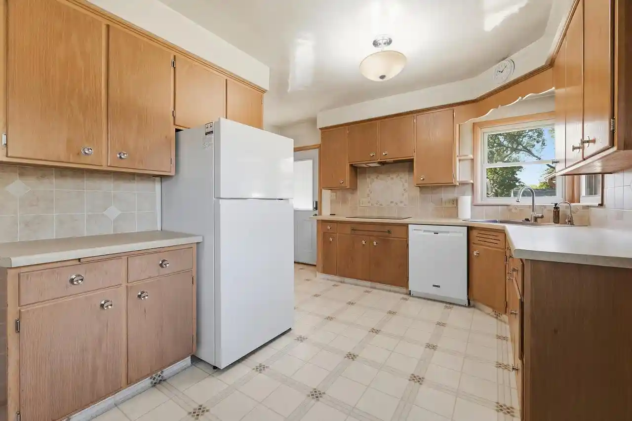 Photo 3 of Single family home for sale at 415 N 6th Avenue, Onalaska, WI 54650 | MLS# 1980413 | Listing updated on 2026-09-15