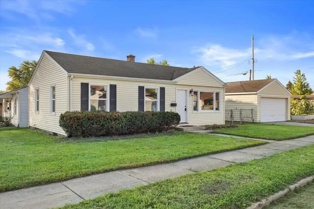 Photo 1 of Single family home for sale at 1905 Gilson St, Racine, WI 53403 | MLS# 1980418 | Listing updated on 2026-09-12