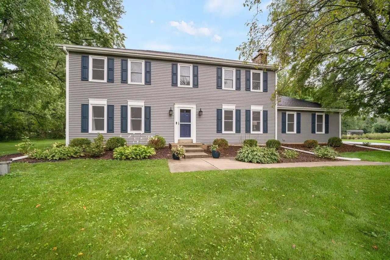 Photo 1 of Single family home for sale at 1626 Devonshire Dr, Cedarburg, WI 53012 | MLS# 1980430 | Listing updated on 2026-09-29